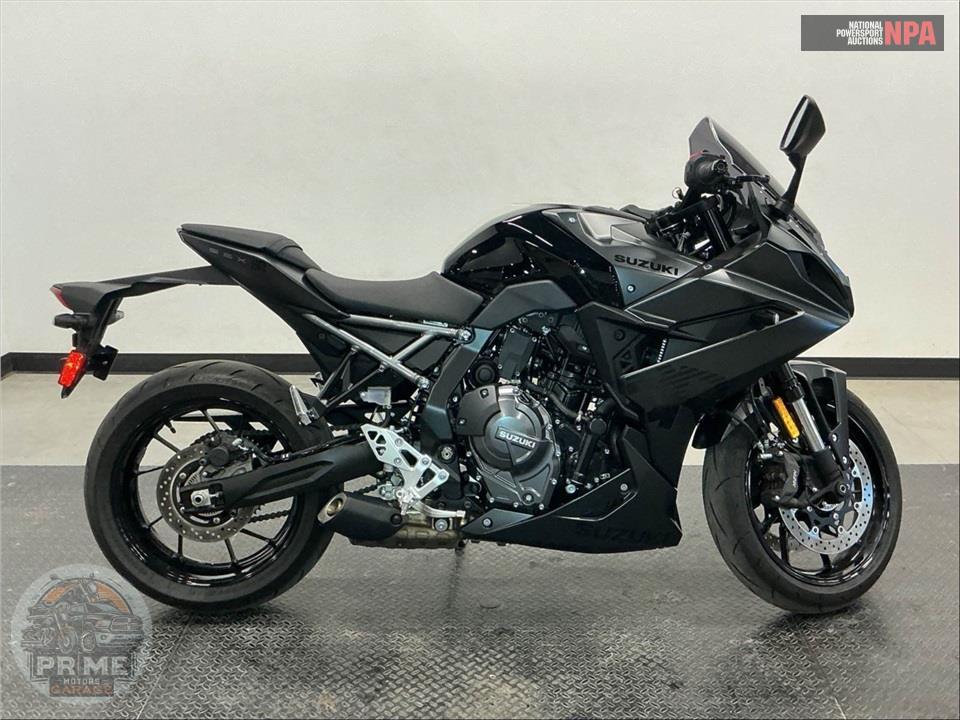 2025 Suzuki GSX800FRQM5 GSX-8R — фото 1