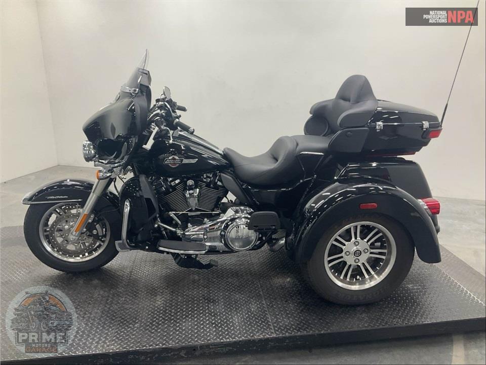 2022 Harley-Davidson FLHTCUTG TRI GLIDE ULTRA CLASSIC — фото 3