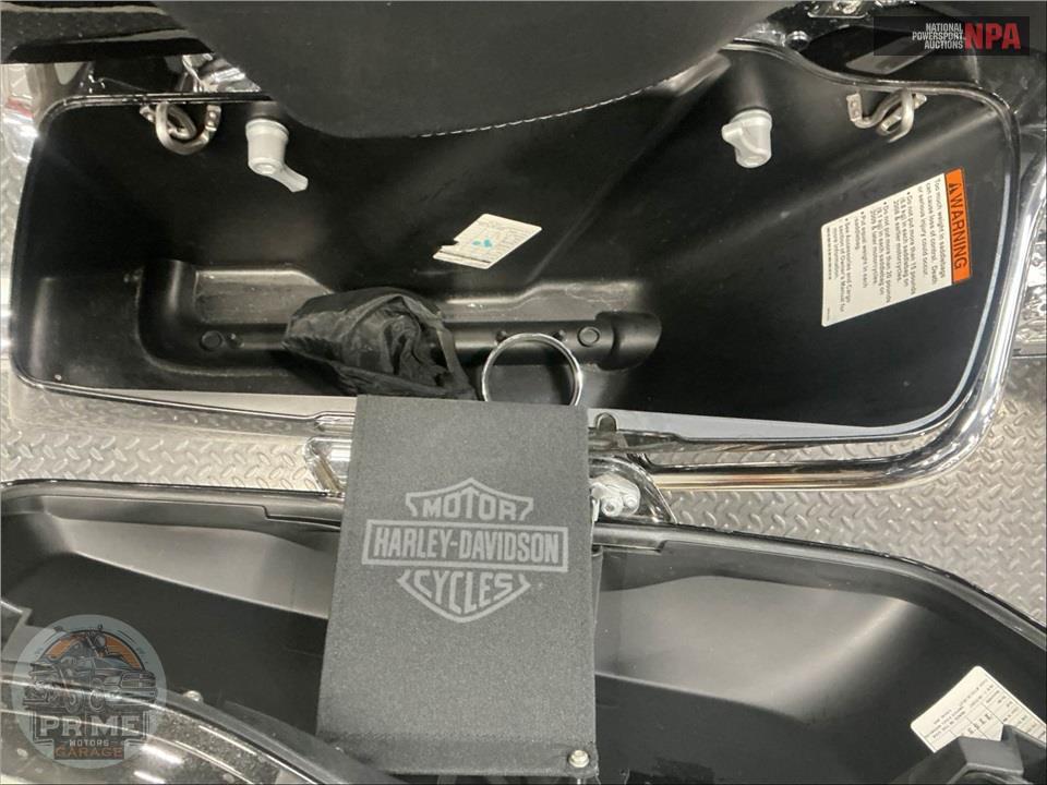 2017 Harley-Davidson FLHTK ULTRA LIMITED — фото 23