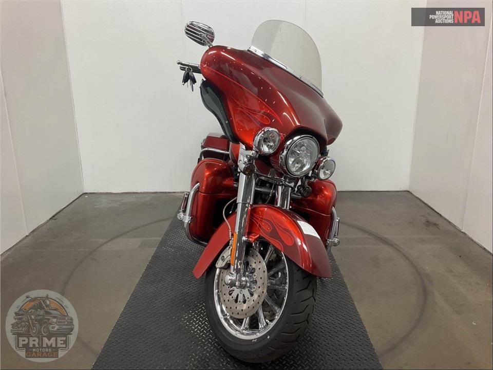 2010 Harley-Davidson FLHTCUSE5 — фото 2