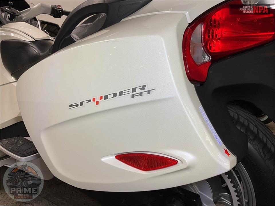 2015 Can-Am Spyder RT- SE6 — фото 20