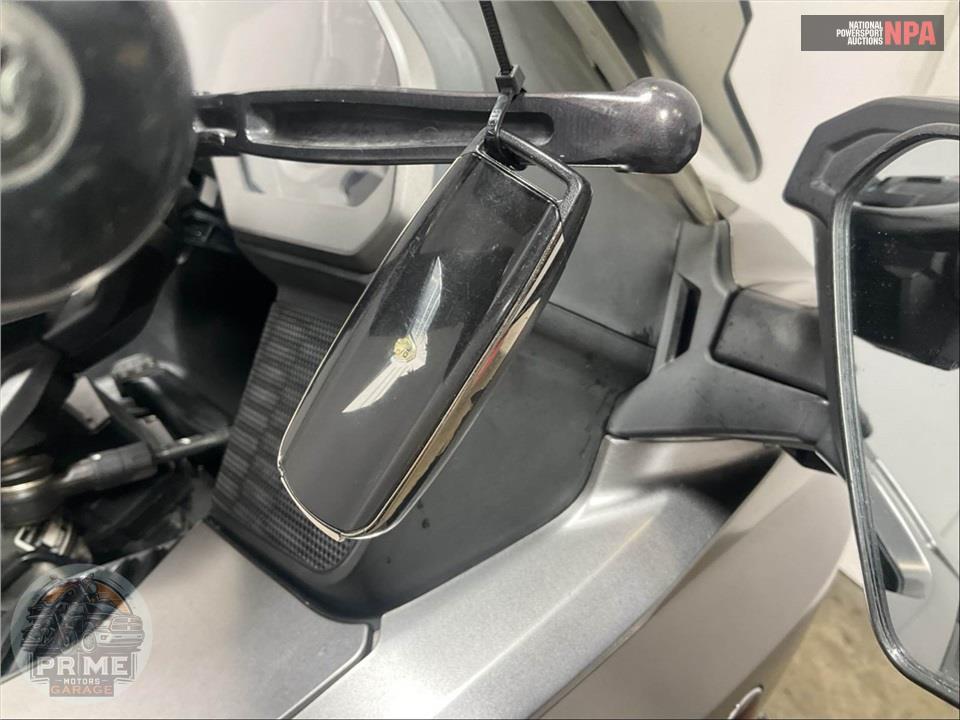 2018 Honda GL1800B GOLDWING (SILVER) — фото 10