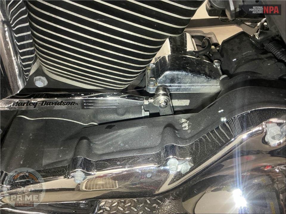 2015 Harley-Davidson FLHTCU ULTRA CLASSIC ELECTRA GLIDE — фото 11
