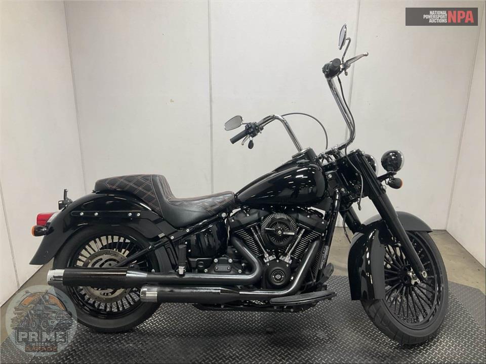 2023 HARLEY-DAVIDSON FLHCS HERITAGE CLASSIC 114