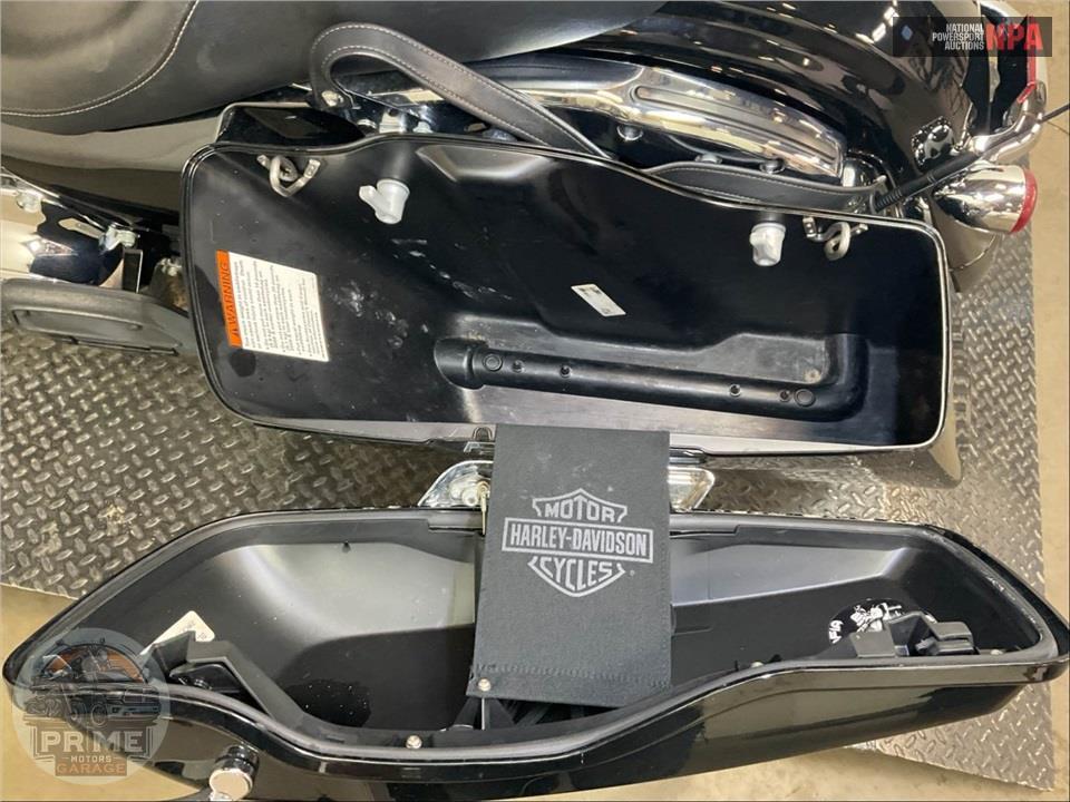2020 Harley-Davidson FLHX STREET GLIDE — фото 18