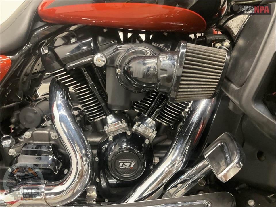 2017 Harley-Davidson FLHXSE CVO STREET GLIDE — фото 6