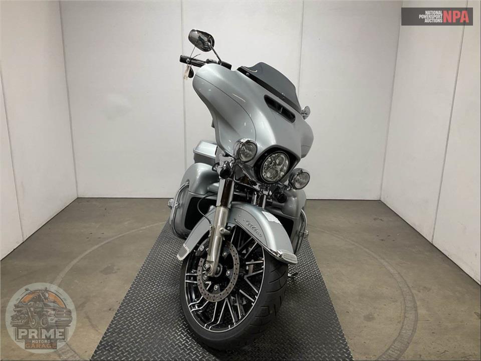 2015 Harley-Davidson FLHTCUL ULTRA CLASSIC LOW — фото 2