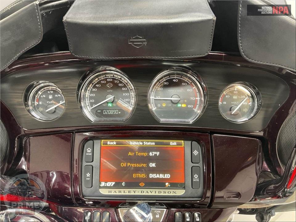 2017 Harley-Davidson FLHTKSE CVO ULTRA LIMITED — фото 5