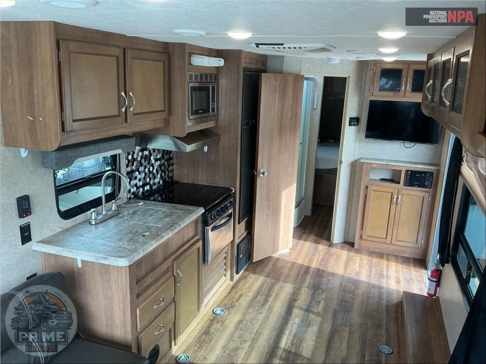 2018 Coachmen By Forest River M-26 TH - CATALINA TRAIL BLAZER TOY HAULER SERIES — фото 8