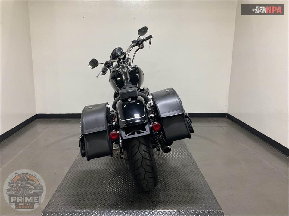 2016 Harley-Davidson FXDWG-103 DYNA WIDE GLIDE — фото 4