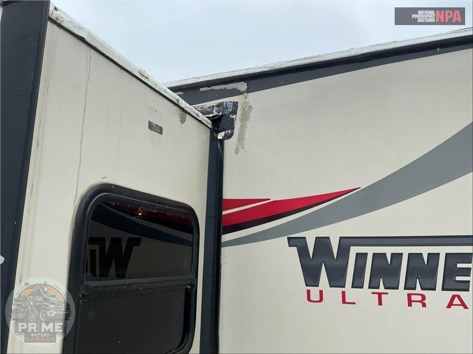 2015 Ultralite By Winnebago M-27RBDS — фото 36