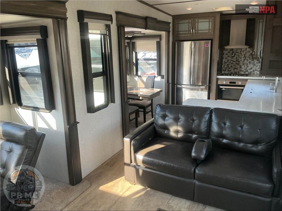 2019 Keystone Rv M-3701 LK - MONTANA 20TH ANNIVERSARY FIFTH WHEEL SERIES — фото 7