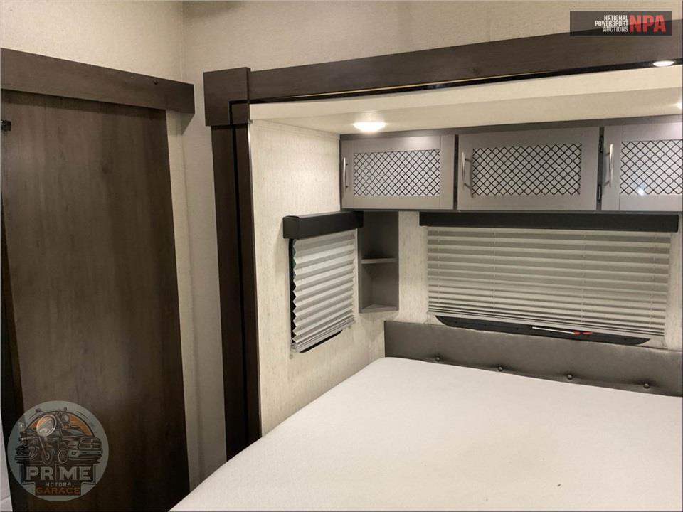 2022 Grand Design Recreational Vehicles M-25G MOMENTUM G-CLASS TOY HAULER SERIES — фото 12