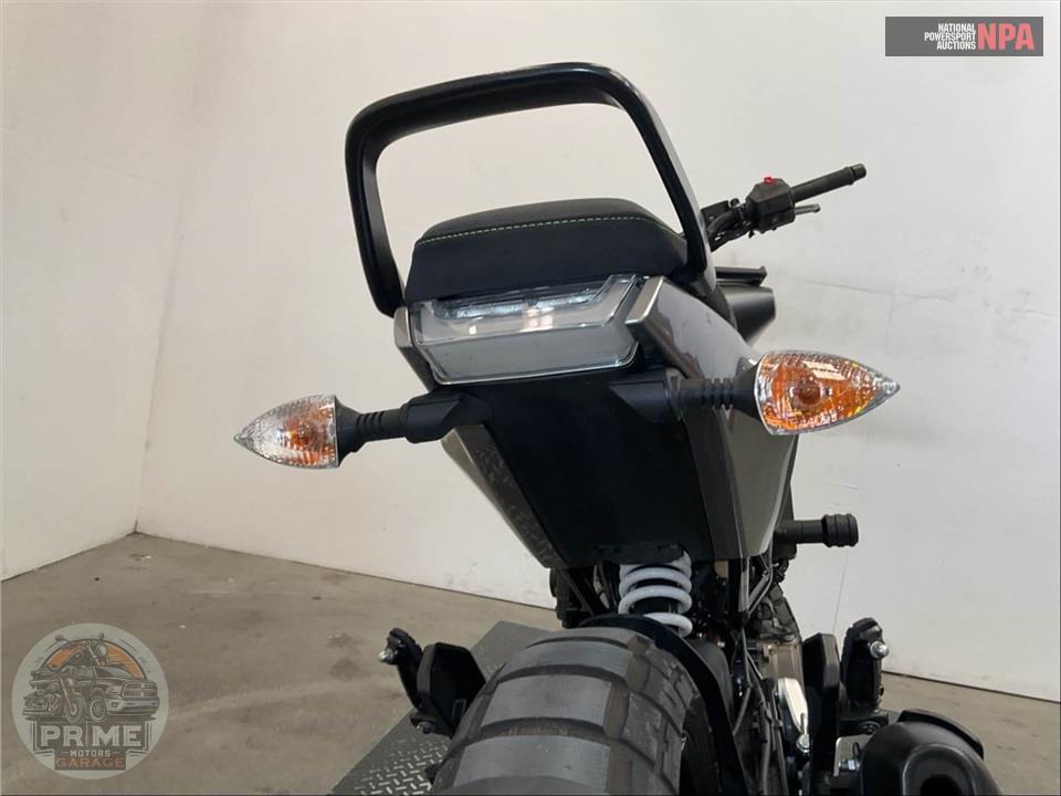 2021 Husqvarna SVARTPILEN 401 — фото 12
