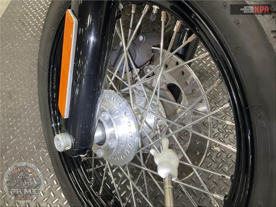 2017 Harley-Davidson FXDB STREET BOB — фото 17