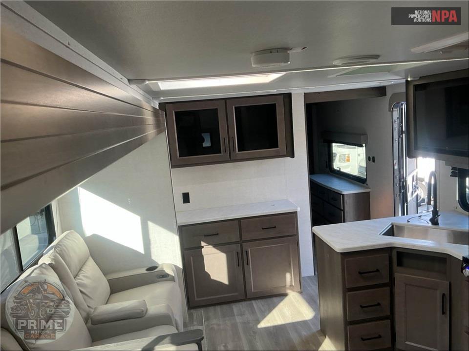 2024 Grand Design Recreational Vehicles M-331BH - TRANSCEND XPLOR SERIES — фото 9