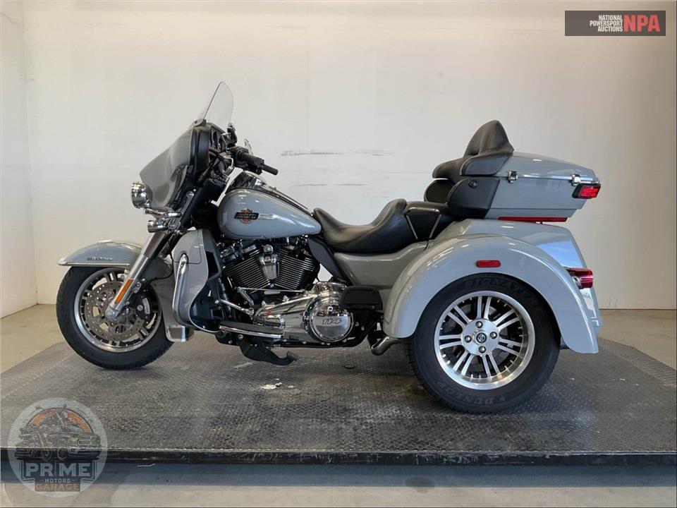 2024 Harley-Davidson FLHTCUTG TRI GLIDE ULTRA CLASSIC — фото 3