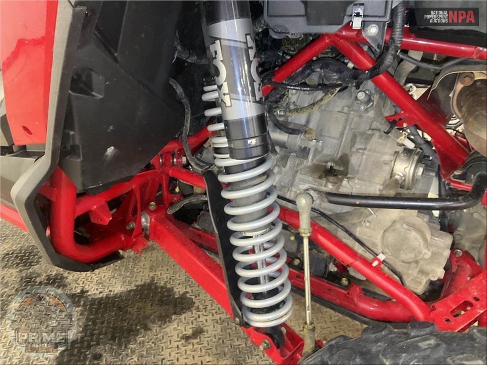 2023 Honda SXS1000S2R TALON 1000R FOX LIVE VALVE — фото 20