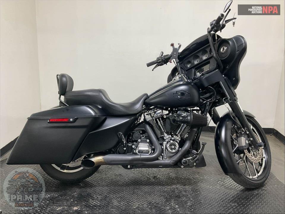2017 Harley-Davidson FLHX STREET GLIDE — фото 1