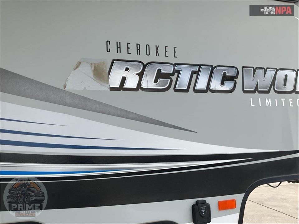 2019 Cherokee By Forest River M-295QSL8 - ARCTIC WOLF FIFTH WHEEL SERIES — фото 44