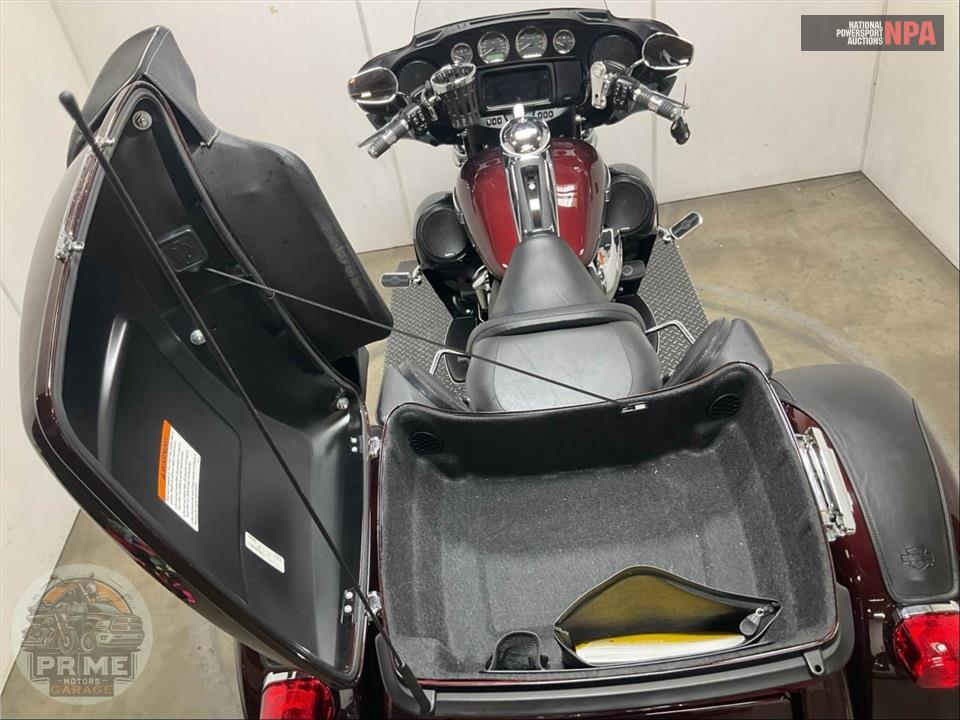 2019 Harley-Davidson FLHTCUTG TRI GLIDE ULTRA — фото 20