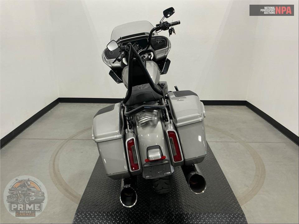 2023 Harley-Davidson FLTRXSE CVO ROAD GLIDE — фото 4