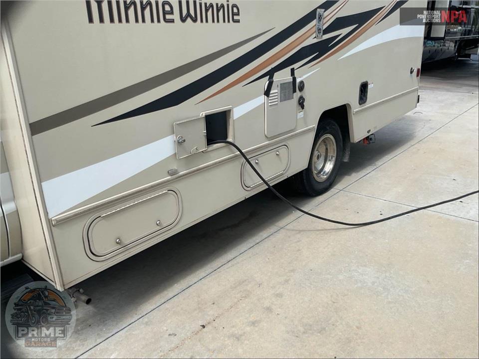 2018 Winnebago M-22R FORD - MINNIE WINNIE SERIES — фото 53