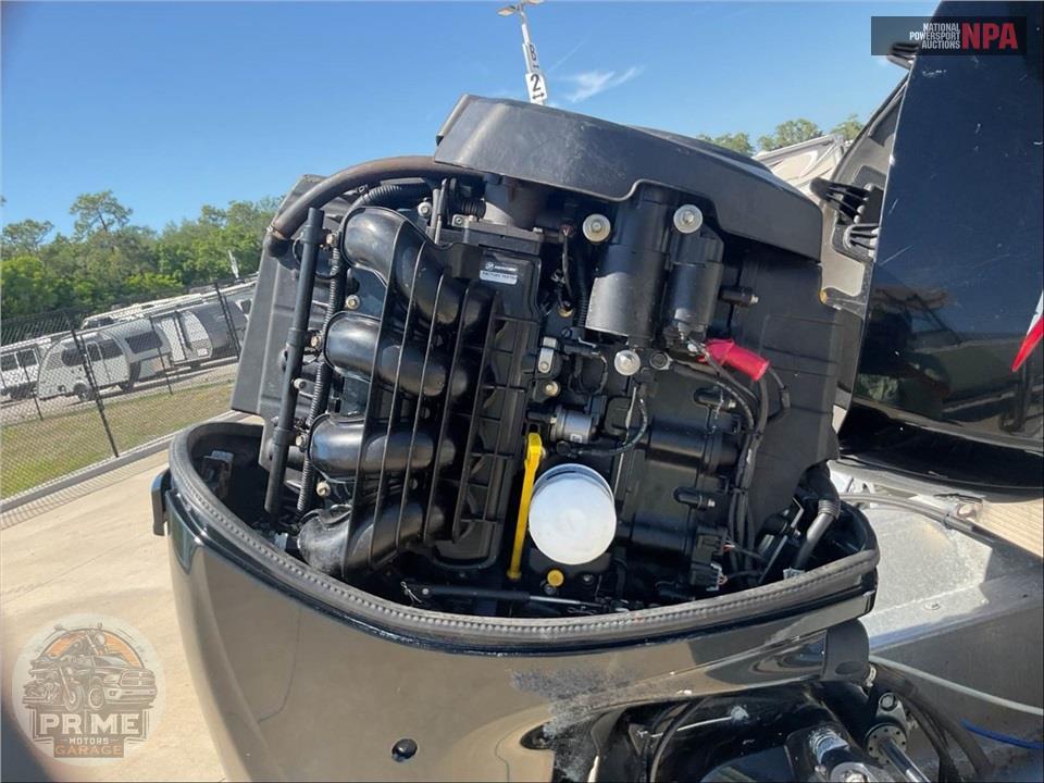2023 Bennington Pontoons 22 SS(*) S SERIES L=23/E=1-150HP MERCURY OB — фото 6