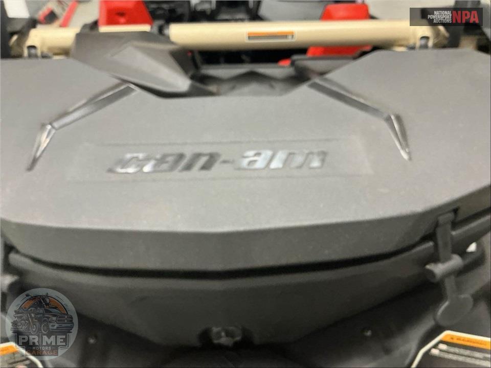 2022 Can-Am MAVERICK X3 X RS TURBO RR (DESERT TAN & CARBON BLACK RED) — фото 19