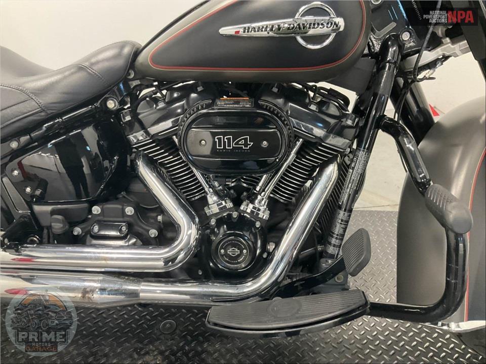 2018 Harley-Davidson FLHCS HERITAGE CLASSIC 114 — фото 6