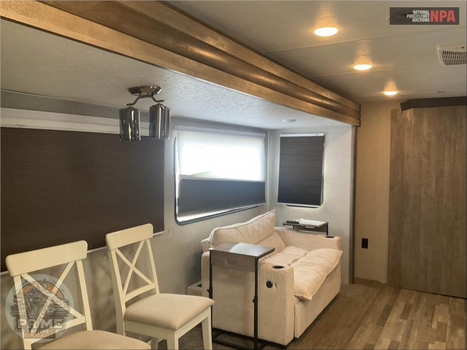 2021 Vibe By Forest River M-28RB -  SERIES — фото 6