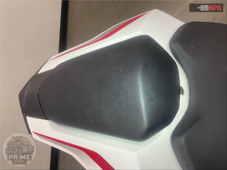 2025 Honda CBR1000RR — фото 22