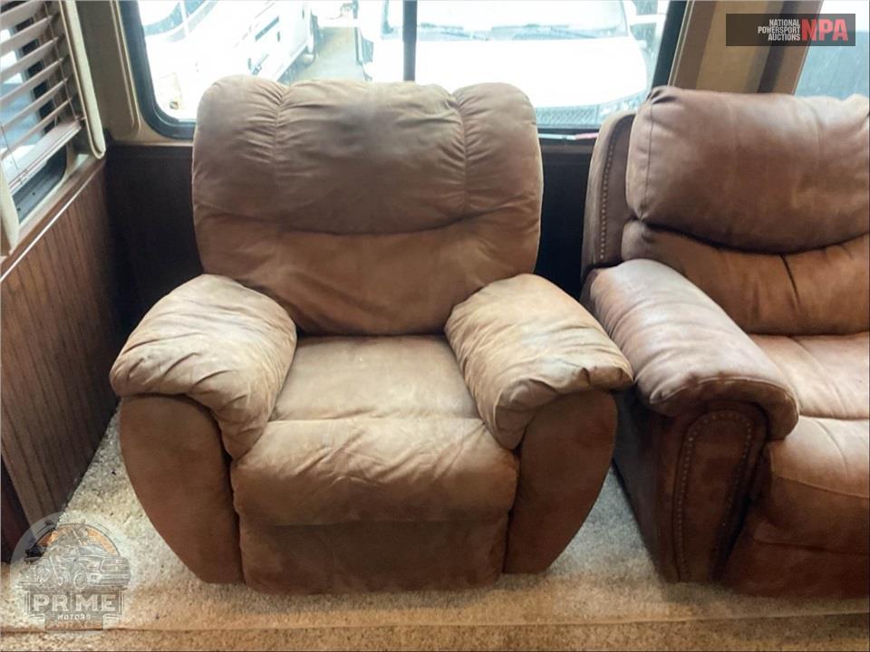 2015 Keystone Rv M-3535 RE - ALPINE FIFTH WHEEL SERIES — фото 10