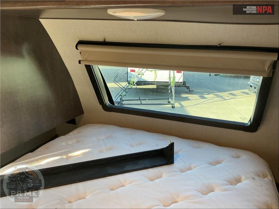 2017 Crossroads Rv M-26 SI - SUNSET TRAIL GRAND RESERVE SERIES — фото 41