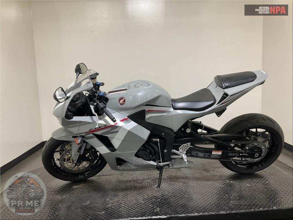 2026 Honda CBR600RR — фото 3