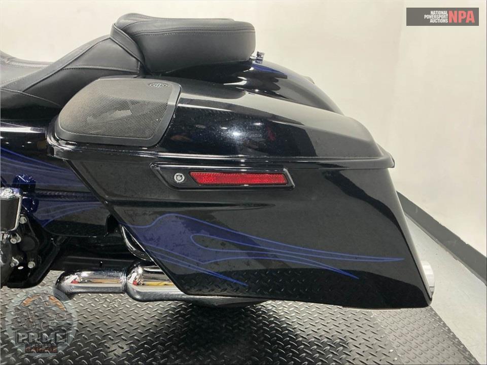 2016 Harley-Davidson FLHXSE CVO STREET GLIDE SPECIAL — фото 36