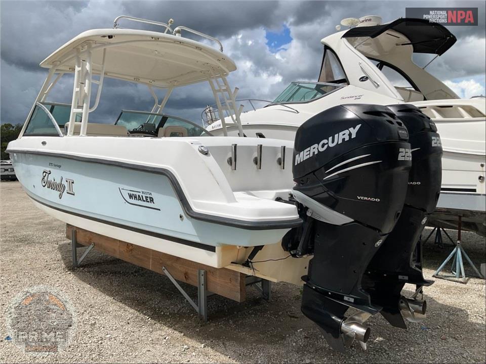 2014 Boston Whaler - UNKNOWN - — фото 3