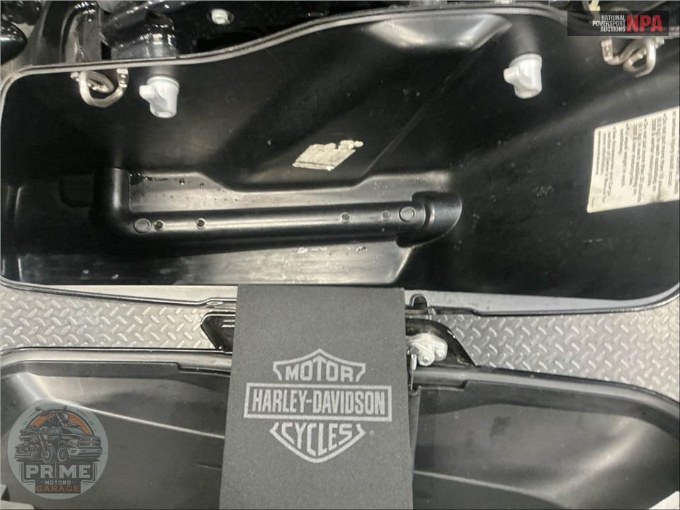 2017 Harley-Davidson FLHRXS ROAD KING SPECIAL — фото 23