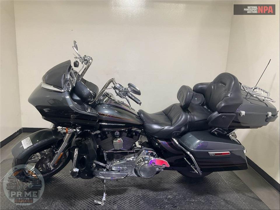 2016 Harley-Davidson FLTRUSE CVO ROAD GLIDE ULTRA — фото 3