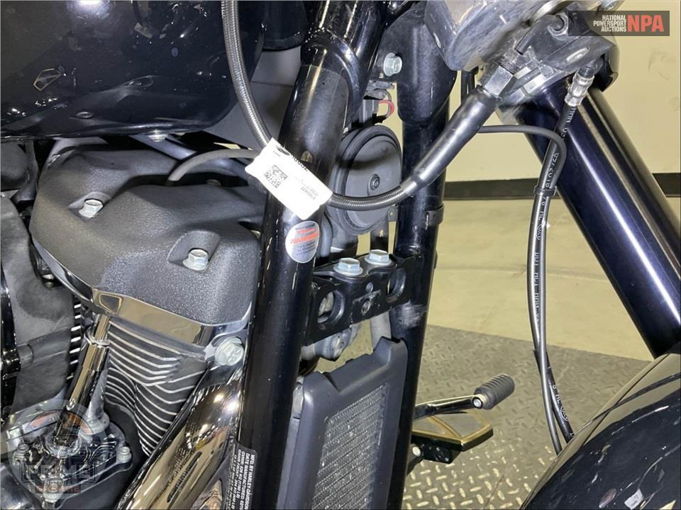 2019 Harley-Davidson FLSB SPORT GLIDE — фото 13
