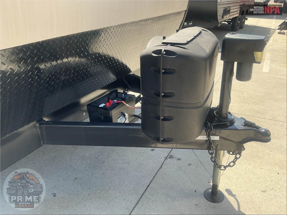 2019 Cherokee By Forest River M-22RR GREY WOLF TOY HAULER SERIES — фото 46