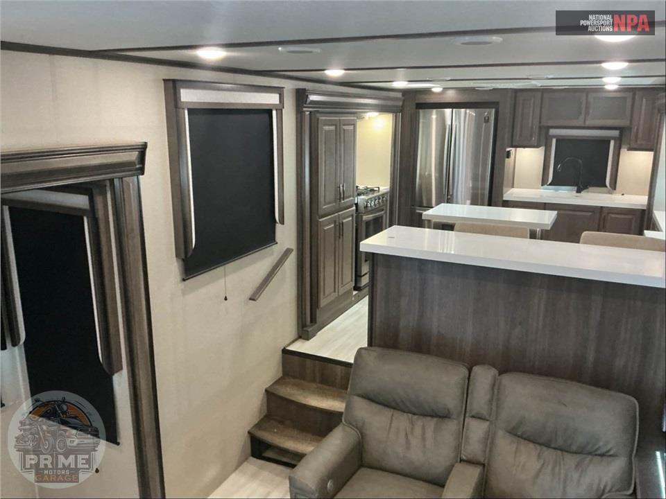 2021 Grand Design Recreational Vehicles M-390RK - SOLITUDE FIFTH WHEEL SERIES — фото 9