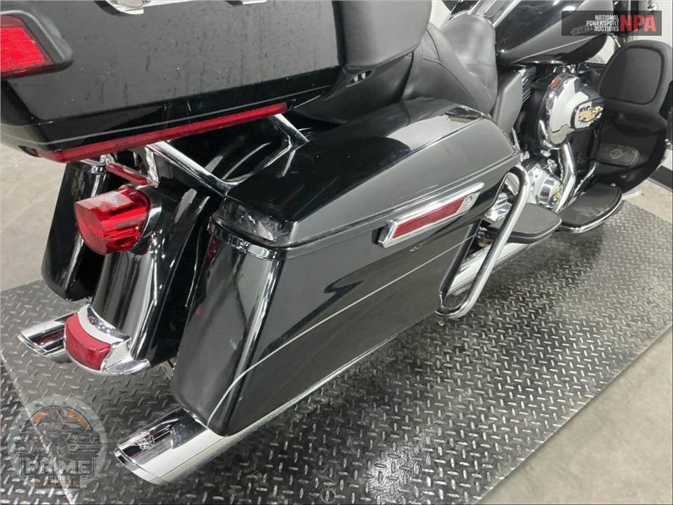 2015 Harley-Davidson FLHTK ELECTRA GLIDE ULTRA LIMITED — фото 20