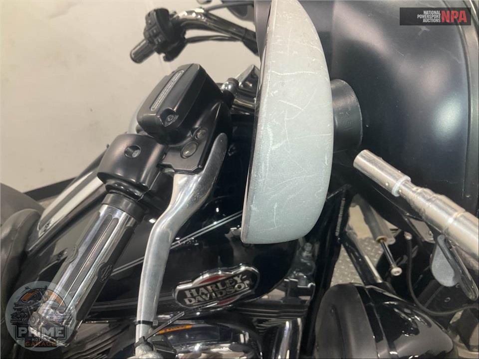 2013 Harley-Davidson FLHTCUTG TRIGLIDE UL CLSC — фото 33