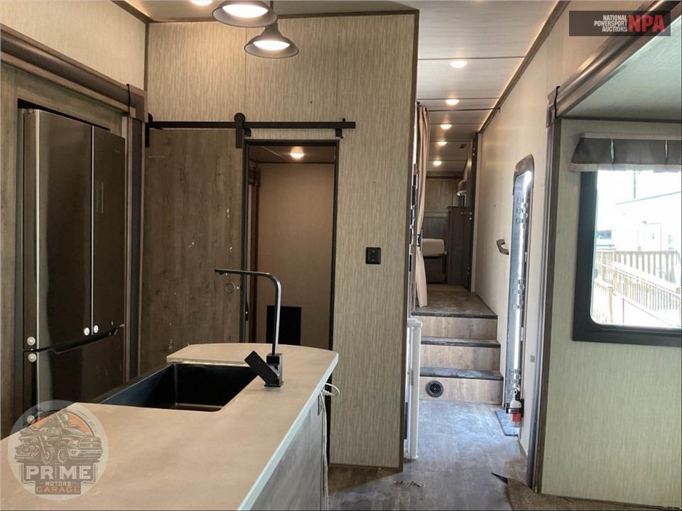 2020 Sabre By Forest River M-36BHQ - FIFTH WHEEL SERIES — фото 9