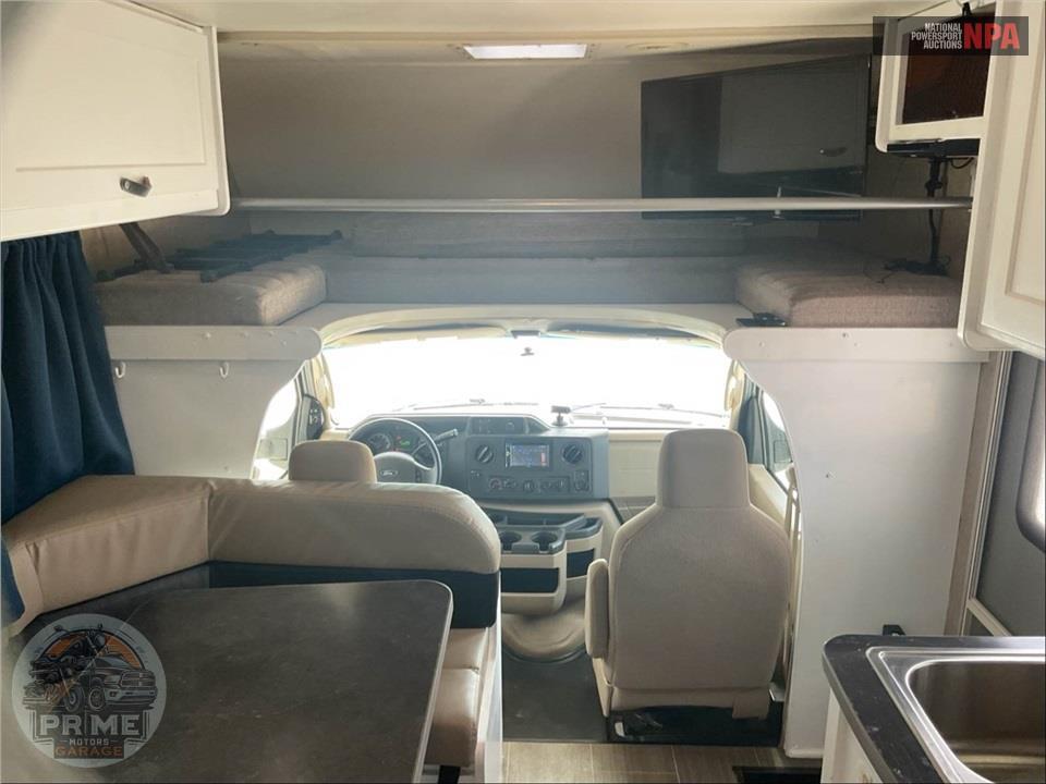 2018 Winnebago M-22R FORD - MINNIE WINNIE SERIES — фото 14