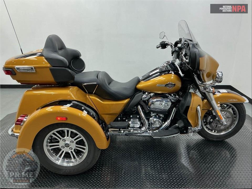 2023 Harley-Davidson FLHTCUTG TRI GLIDE ULTRA CLASSIC — фото 1