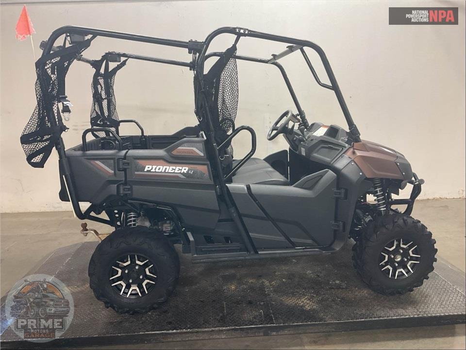 2022 Honda SXS700M4D PIONEER 4 DELUX — фото 1