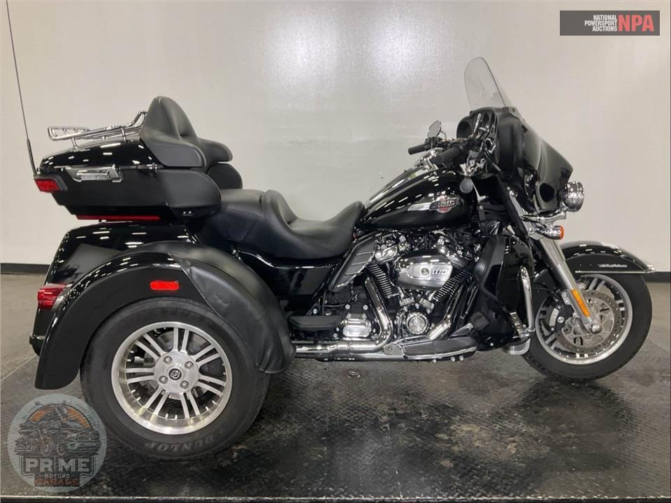 2023 Harley-Davidson FLHTCUTG TRI GLIDE ULTRA CLASSIC — фото 1