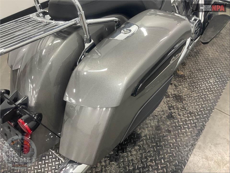 2020 Indian Motorcycle CHALLENGER — фото 20